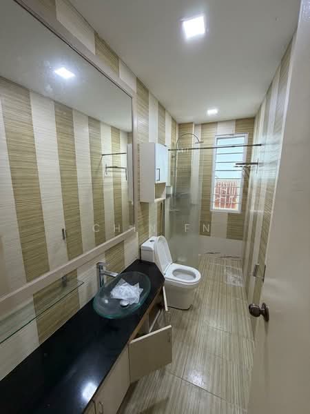 Rumah Berkembar untuk Dijual di Taman Suria (Bukit Katil) - CHIN FN - Bathroom - PropertyGuru.com.my