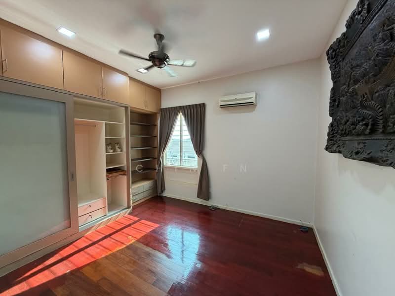 Rumah Berkembar untuk Dijual di Taman Suria (Bukit Katil) - CHIN FN - Bedroom - PropertyGuru.com.my