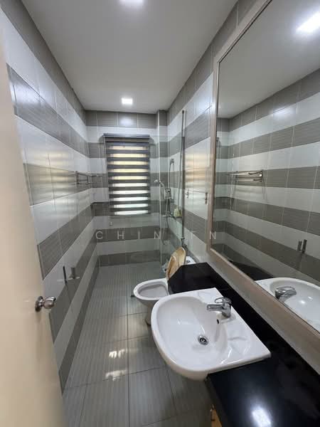 Rumah Berkembar untuk Dijual di Taman Suria (Bukit Katil) - CHIN FN - Bathroom - PropertyGuru.com.my