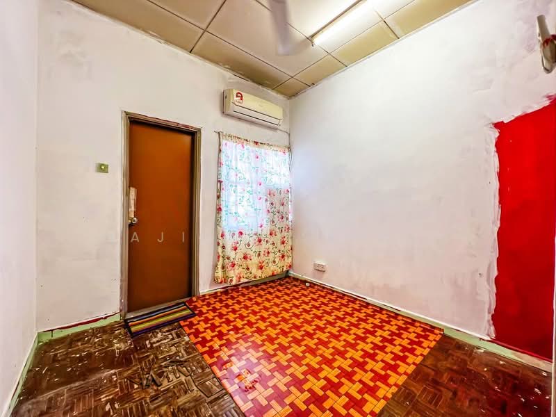 Rumah Teres 2-Tingkat untuk Dijual di Usj 12 (Subang Jaya) - Najibah Sahari - PropertyGuru.com.my