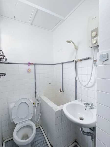 2-storey Terraced House for Rent in SS2 (Petaling Jaya) - Jeron Teoh - Bathroom - PropertyGuru.com.my