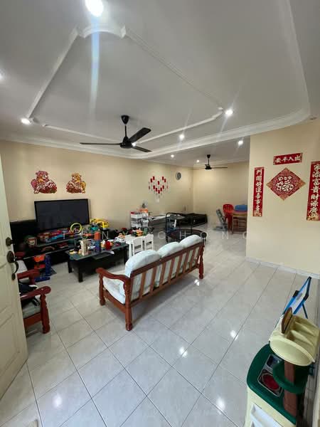 Rumah Teres 2-Tingkat untuk Dijual di Taman Setia Indah (Tebrau) - Tony Chong - Living Room - PropertyGuru.com.my