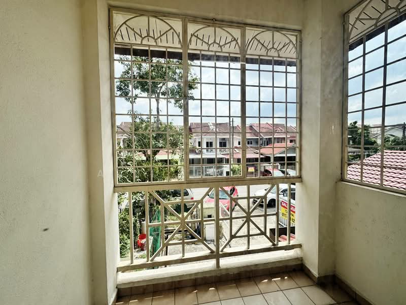 2-storey Terraced House for Sale in Seksyen 7 (Bangi) - Azli Ibrahim - Balcony - PropertyGuru.com.my