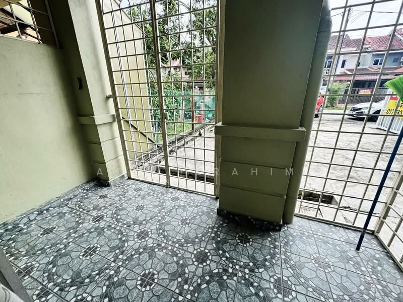 2-storey Terraced House for Sale in Seksyen 7 (Bangi) - Azli Ibrahim - Exterior - PropertyGuru.com.my