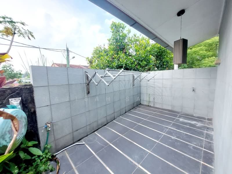 Rumah Teres 2-Tingkat untuk Dijual di Taman Bukit Serdang (Seri Kembangan) - Najibah Sahari - PropertyGuru.com.my