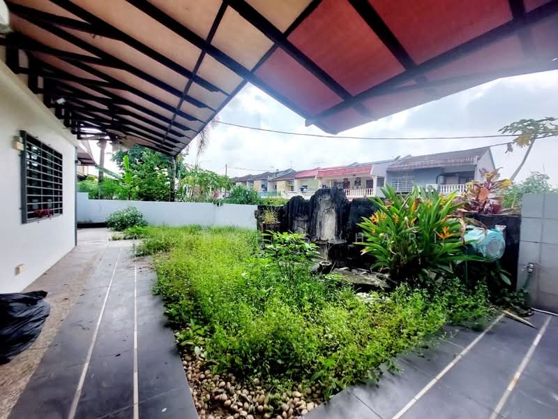 Rumah Teres 2-Tingkat untuk Dijual di Taman Bukit Serdang (Seri Kembangan) - Najibah Sahari - PropertyGuru.com.my