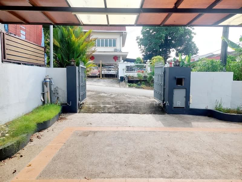 Rumah Teres 2-Tingkat untuk Dijual di Taman Bukit Serdang (Seri Kembangan) - Najibah Sahari - PropertyGuru.com.my
