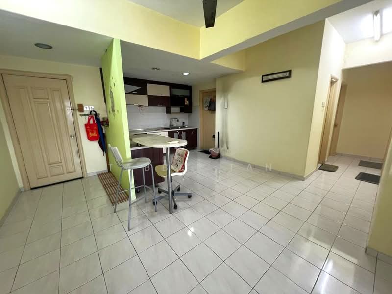 Kondominium untuk Dijual di Vista Millennium Condominium - Tabber Tan - Kitchen - PropertyGuru.com.my