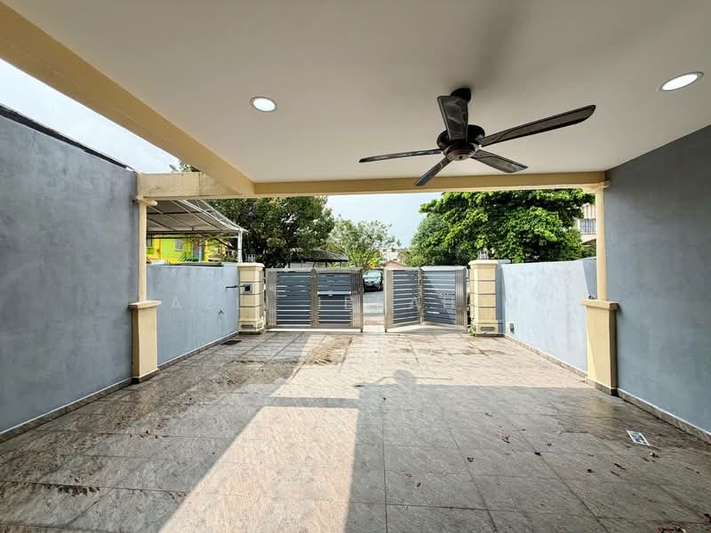 Rumah Teres 2-Tingkat untuk Dijual di Taman Sutera (Kajang) - Azli Ibrahim - Exterior - PropertyGuru.com.my