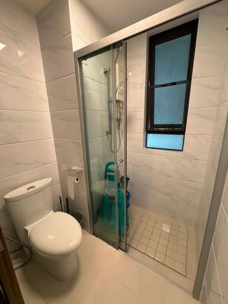 Apartment for Sale at Starview Bay @ Forest City - Pauline Ng - Bathroom - PropertyGuru.com.my