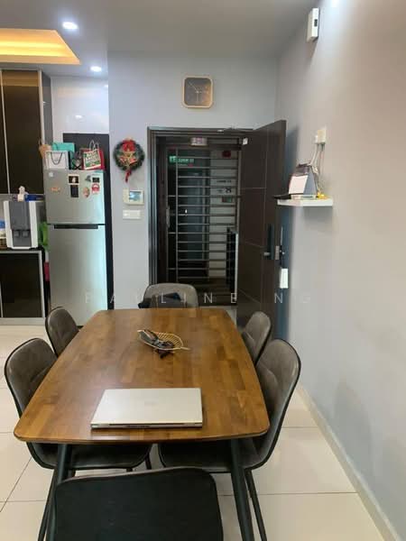 Service Residence for Sale at D'Summit Residences - Pauline Ng - Dining Room - PropertyGuru.com.my