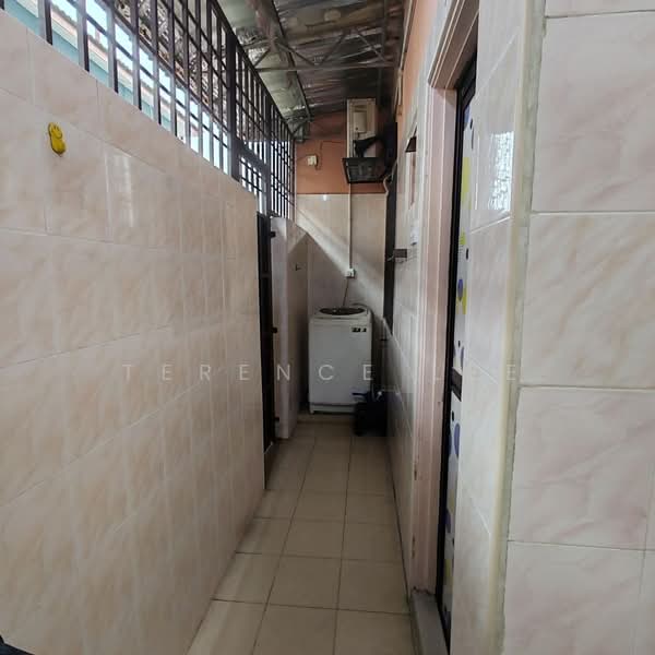 Rumah Bandar untuk Disewa di Taman Klang Utama (Kapar) - Terence Lee - Corridor - PropertyGuru.com.my