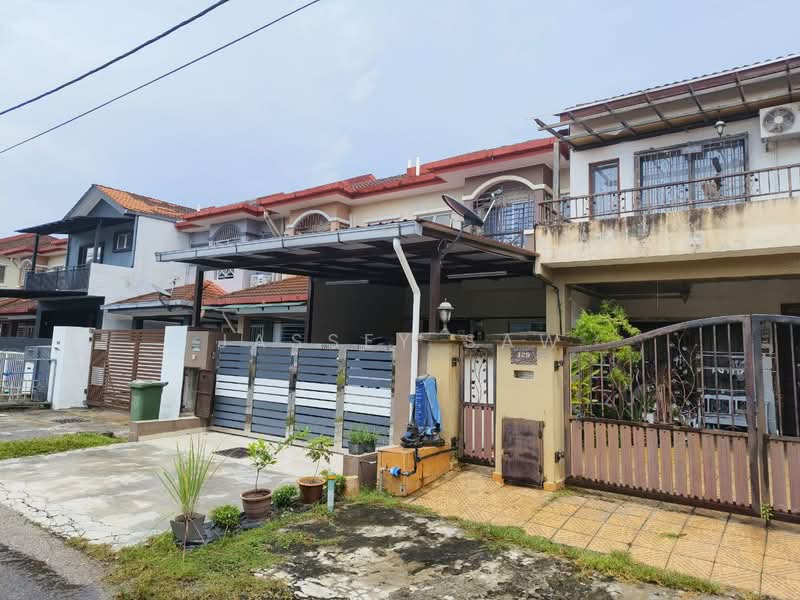 2-storey Terraced House for Sale in Lestari Putra (Seri Kembangan) - Jassey Saw - Exterior - PropertyGuru.com.my