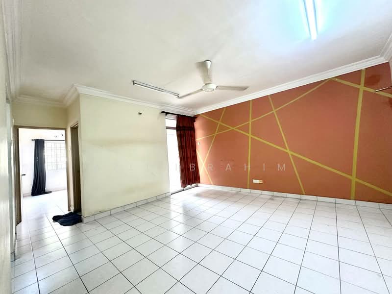 Apartment for Sale at Teratai Apartment @ Taman Sutera - Azli Ibrahim - Living Room - PropertyGuru.com.my