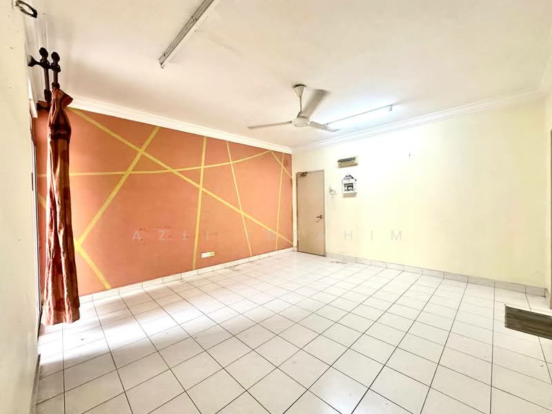 Apartment for Sale at Teratai Apartment @ Taman Sutera - Azli Ibrahim - Living Room - PropertyGuru.com.my