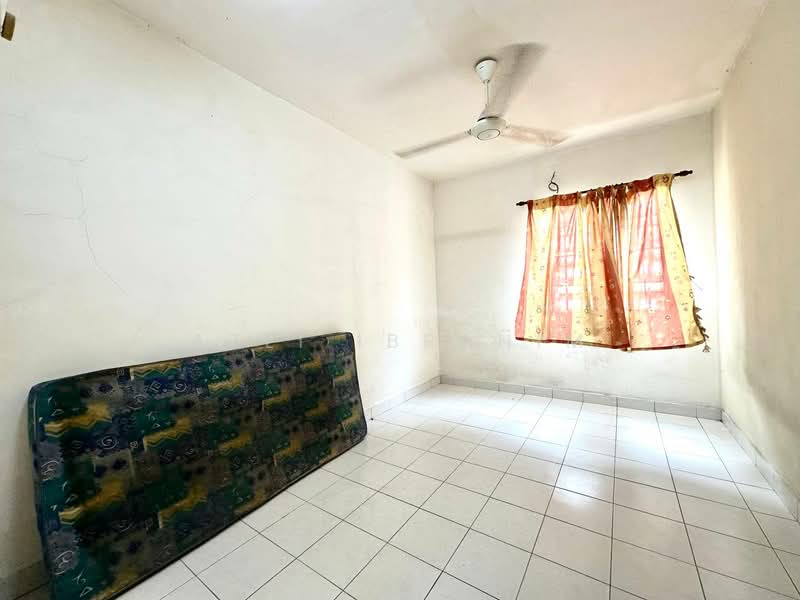 Apartment for Sale at Teratai Apartment @ Taman Sutera - Azli Ibrahim - Bedroom - PropertyGuru.com.my