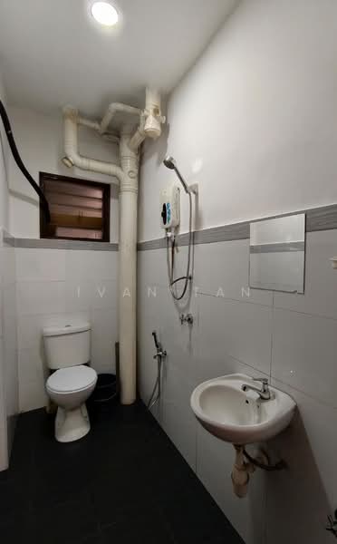 Pangsapuri untuk Disewa di Vista Lavender - Ivan Tan - Bathroom - PropertyGuru.com.my