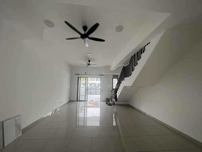 2-storey Terraced House for Rent in Bandar Rimbayu (Telok Panglima Garang) - Miki You - Living Room - PropertyGuru.com.my