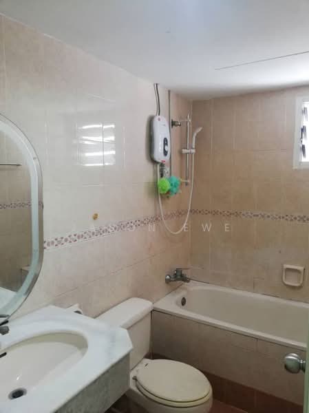 Condominium for Sale at Gurney Park Condominium - Jason Ewe - Bathroom - PropertyGuru.com.my