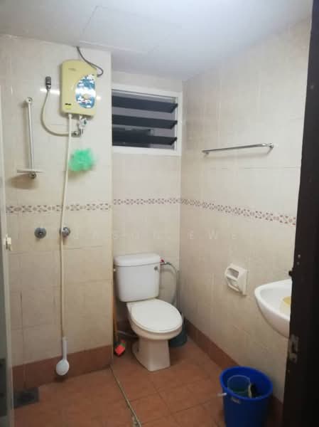Condominium for Sale at Gurney Park Condominium - Jason Ewe - Bathroom - PropertyGuru.com.my