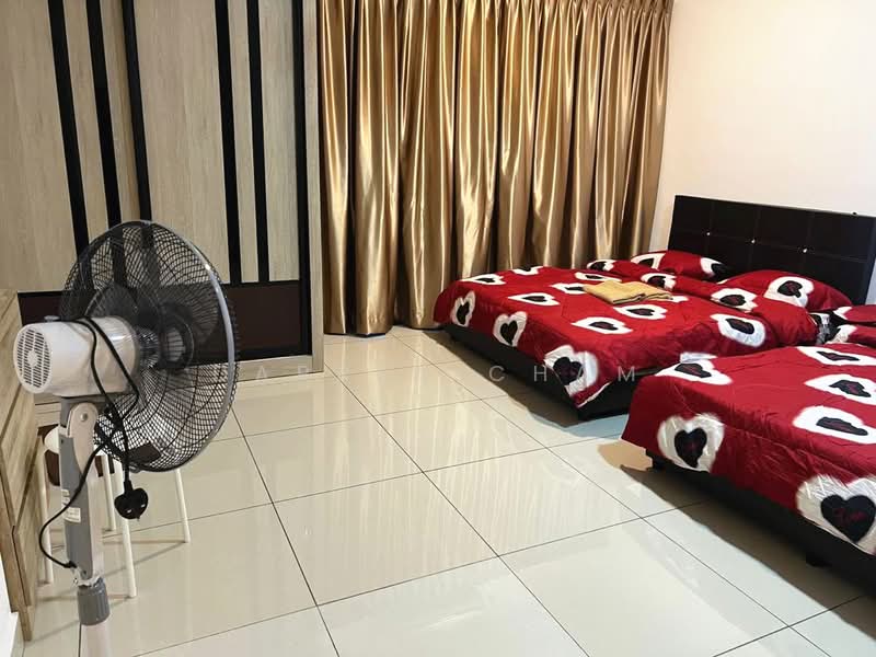 Service Residence for Sale at Woodsbury Suites - Darren Cham - Bedroom - PropertyGuru.com.my