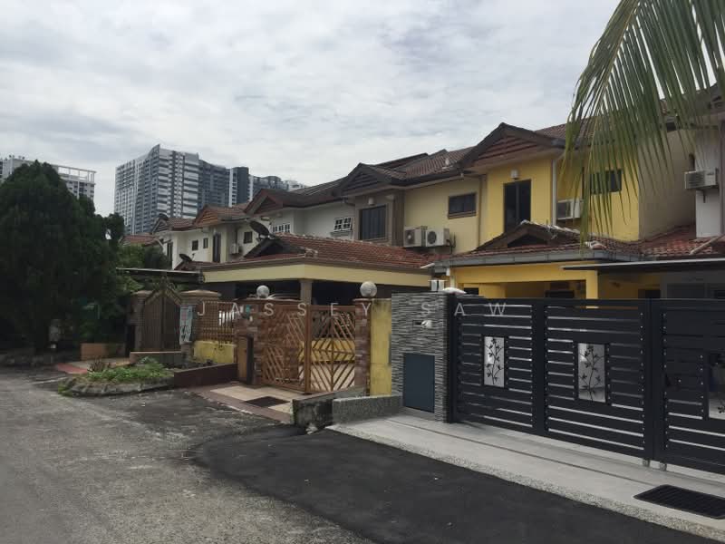 Rumah Teres 2-Tingkat untuk Dijual di Bandar Tun Hussein Onn (Cheras) - Jassey Saw - Exterior - PropertyGuru.com.my