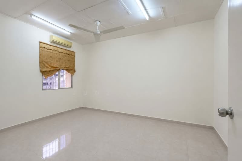 Rumah Teres 2-Tingkat untuk Dijual di Taman Pulai Utama (Skudai) - Junz Liew - PropertyGuru.com.my