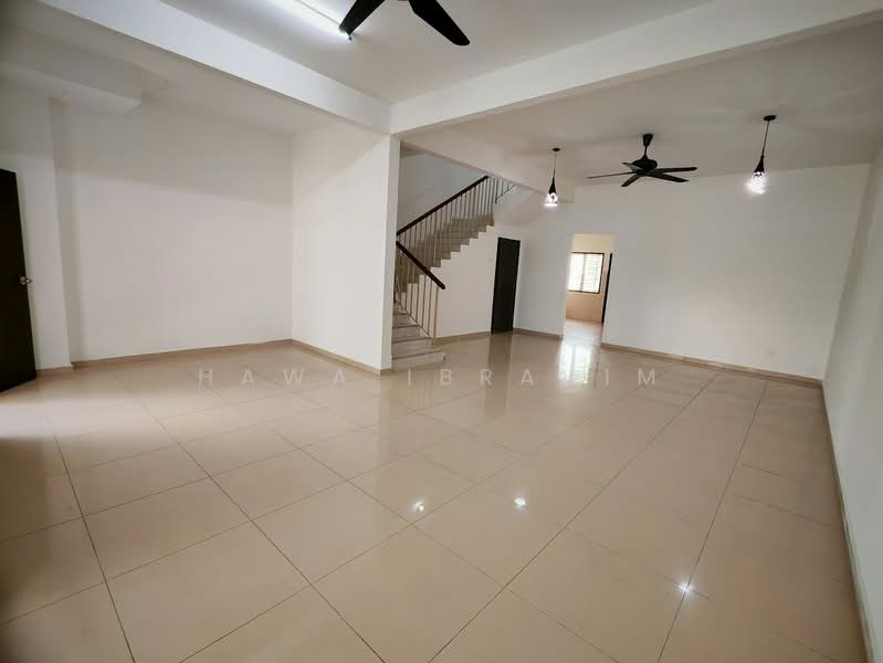 Rumah Teres 2-Tingkat untuk Dijual di Nilai 3 (Nilai) - Hawa Ibrahim - Living Room - PropertyGuru.com.my