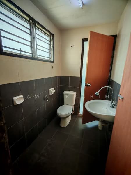 Rumah Teres 2-Tingkat untuk Dijual di Nilai 3 (Nilai) - Hawa Ibrahim - Bathroom - PropertyGuru.com.my