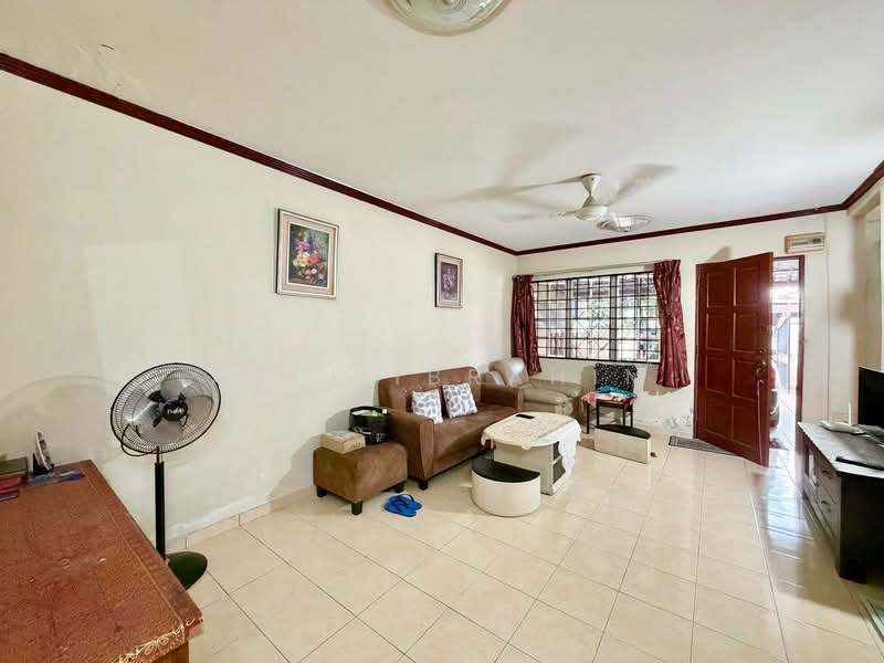 Rumah Teres 2-Tingkat untuk Dijual di Taman Kantan Permai (Kajang) - Azli Ibrahim - Living Room - PropertyGuru.com.my