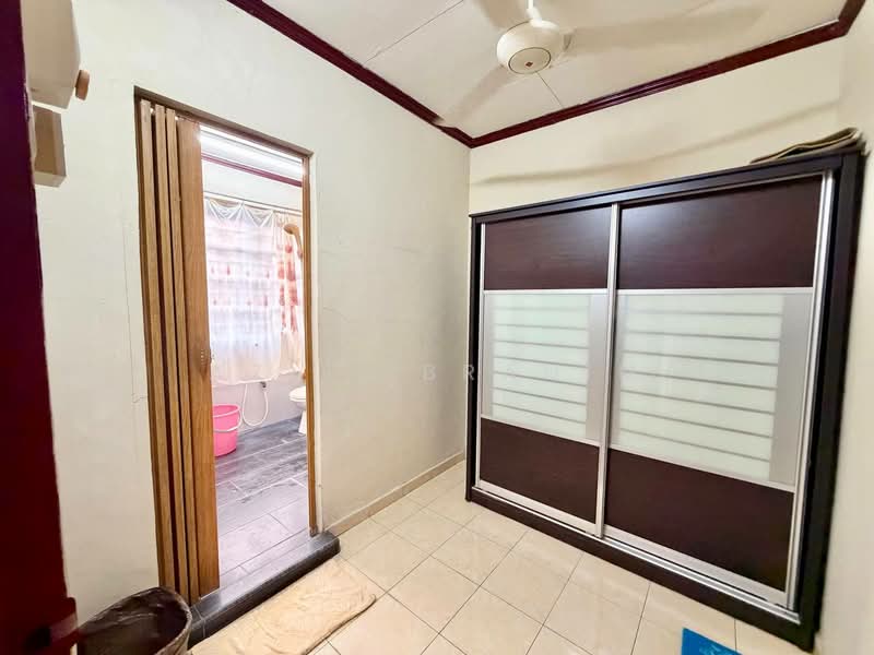 Rumah Teres 2-Tingkat untuk Dijual di Taman Kantan Permai (Kajang) - Azli Ibrahim - Bathroom - PropertyGuru.com.my