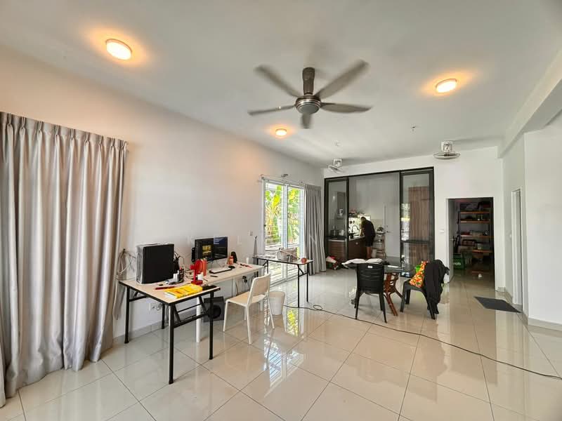 Rumah Kluster untuk Dijual di M Residence 2 (Rawang) - Kelvin . - Living Room - PropertyGuru.com.my