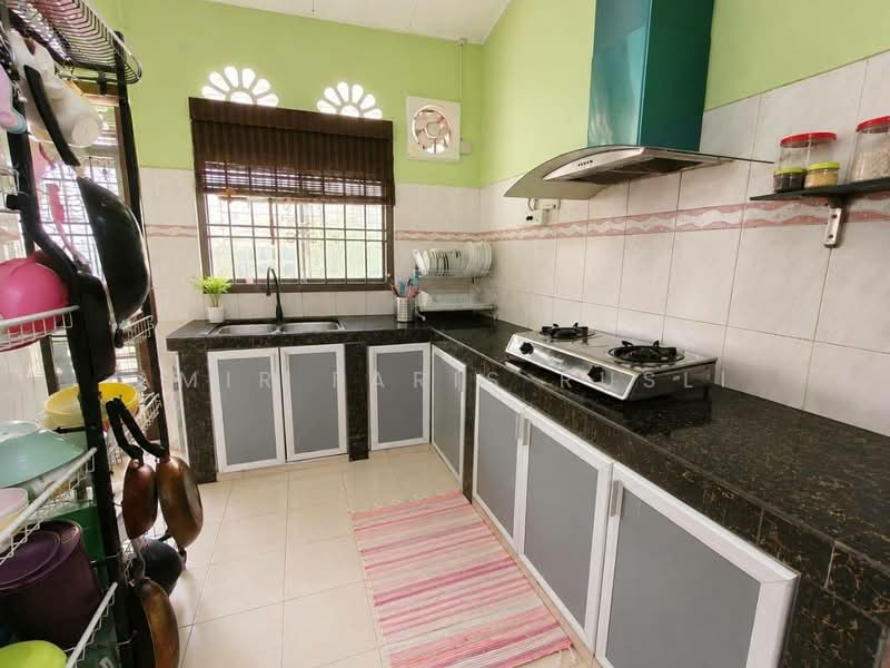 1-storey Terraced House for Sale in Bandar Putra (Kulai) - Amir Faris Rusli - Kitchen - PropertyGuru.com.my