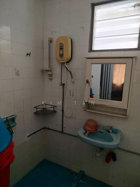 Kondominium untuk Disewa di University Heights - Kim Tan - Bathroom - PropertyGuru.com.my