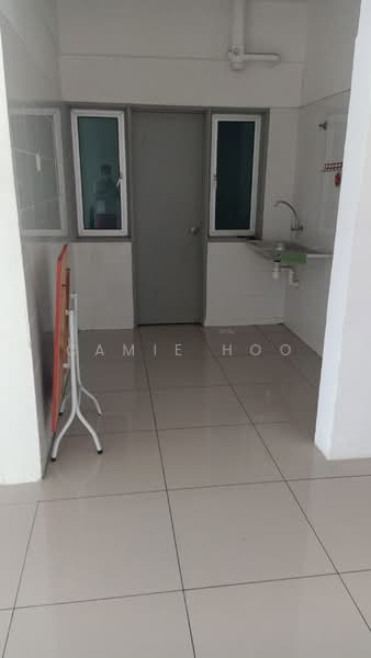 Kediaman Servis untuk Dijual di Silk Residence - Camie Hoo - Kitchen - PropertyGuru.com.my