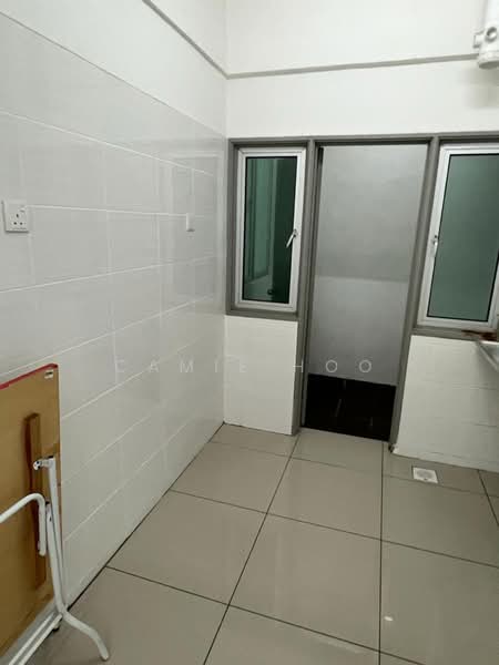 Kediaman Servis untuk Dijual di Silk Residence - Camie Hoo - Kitchen - PropertyGuru.com.my