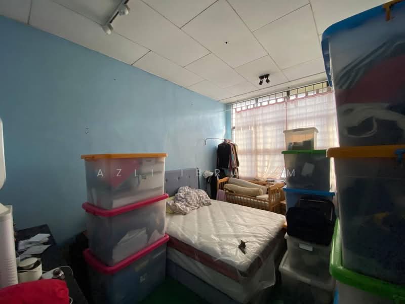 Shop / Office untuk Dijual di Bandar Teknologi Kajang (Kajang) - Azli Ibrahim - Bedroom - PropertyGuru.com.my