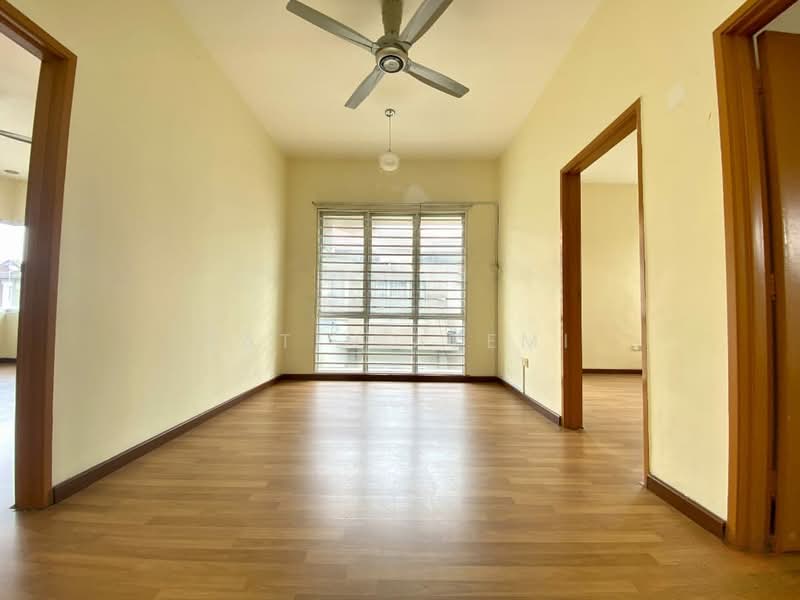 Semi-Detached House for Sale in Bandar Country Homes (Rawang) - Fatin Azemi - Living Room - PropertyGuru.com.my