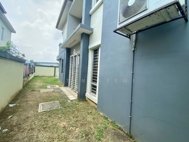Semi-Detached House for Sale in Bandar Country Homes (Rawang) - Fatin Azemi - Exterior - PropertyGuru.com.my