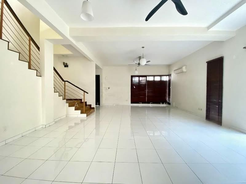 Semi-Detached House for Sale in Bandar Country Homes (Rawang) - Fatin Azemi - Living Room - PropertyGuru.com.my