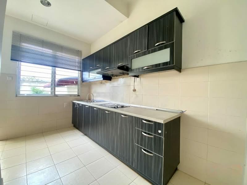 Semi-Detached House for Sale in Bandar Country Homes (Rawang) - Fatin Azemi - Kitchen - PropertyGuru.com.my