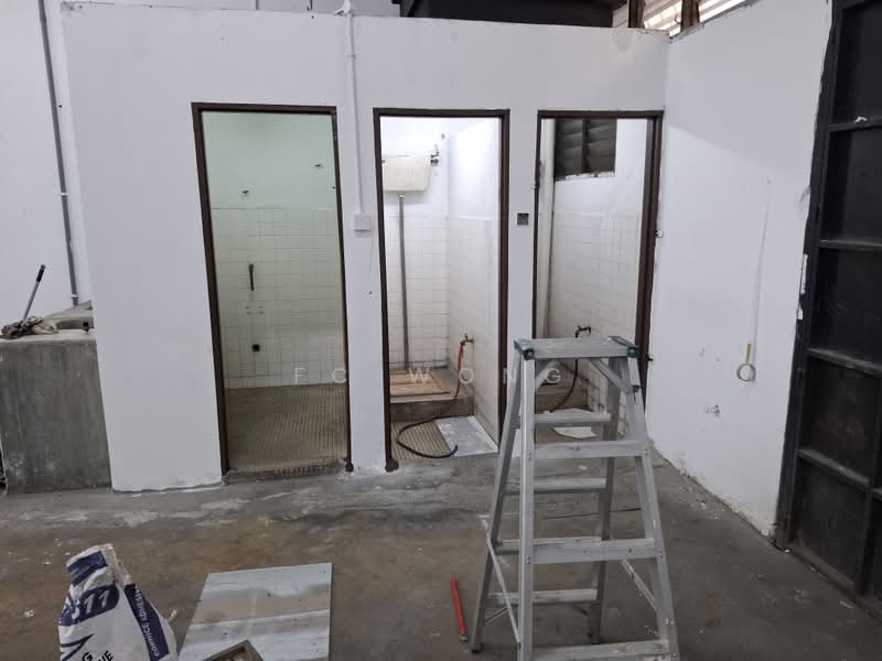 Kilang untuk Disewa di Taman Perindustrian Ehsan Jaya (Kepong) - FC Wong - Bathroom - PropertyGuru.com.my
