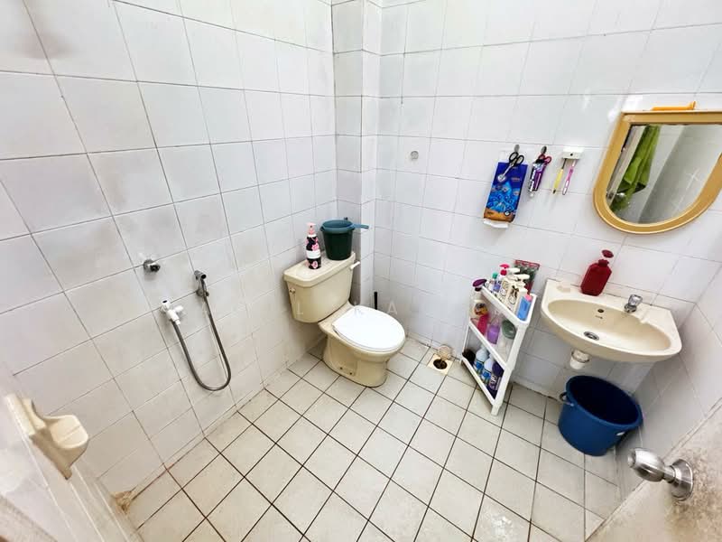 Rumah Teres untuk Dijual di Taman Bunga Negara (Shah Alam) - Aqil Kamal - Bathroom - PropertyGuru.com.my