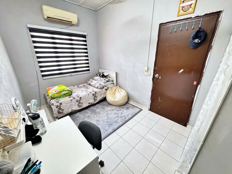 Rumah Teres untuk Dijual di Taman Bunga Negara (Shah Alam) - Aqil Kamal - Bedroom - PropertyGuru.com.my