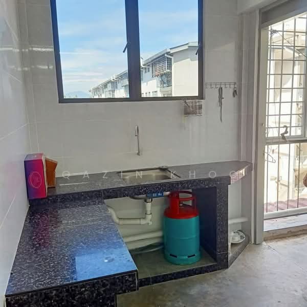 Flat for Rent at Taman Pakatan - Qazin Khoo - Kitchen - PropertyGuru.com.my