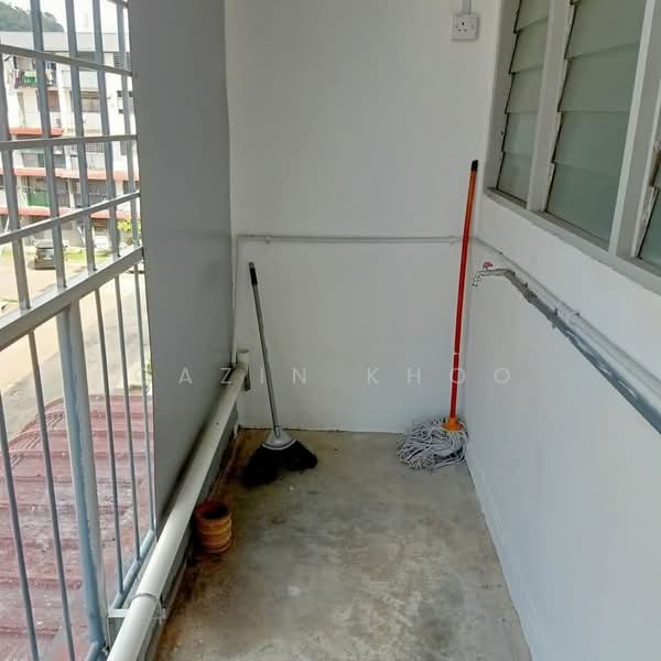 Flat for Rent at Taman Pakatan - Qazin Khoo - Balcony - PropertyGuru.com.my