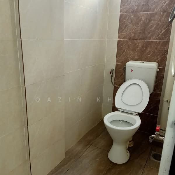 Flat for Rent at Taman Pakatan - Qazin Khoo - Bathroom - PropertyGuru.com.my