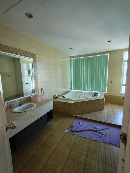 Condominium for Rent at The View Condominium - Kim Tan - Bathroom - PropertyGuru.com.my