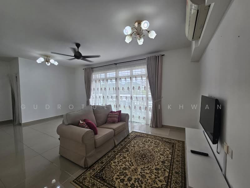 Kondominium untuk Disewa di Dwiputra Residences - Gudrotullah Ikhwan - Living Room - PropertyGuru.com.my