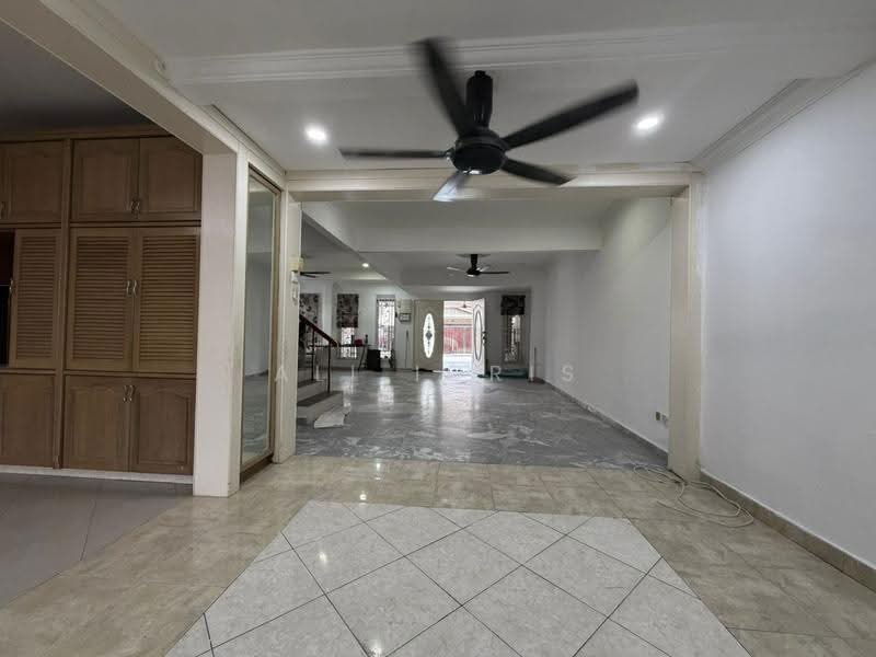 2-storey Terraced House for Sale in Saujana Impian, Impian Gemilang (Kajang) - Ali Idris - Living Room - PropertyGuru.com.my